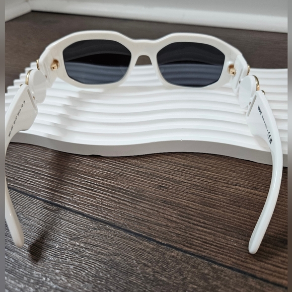 NEW VERSACE WHITE SUNGLASSES - 53mm main image 15